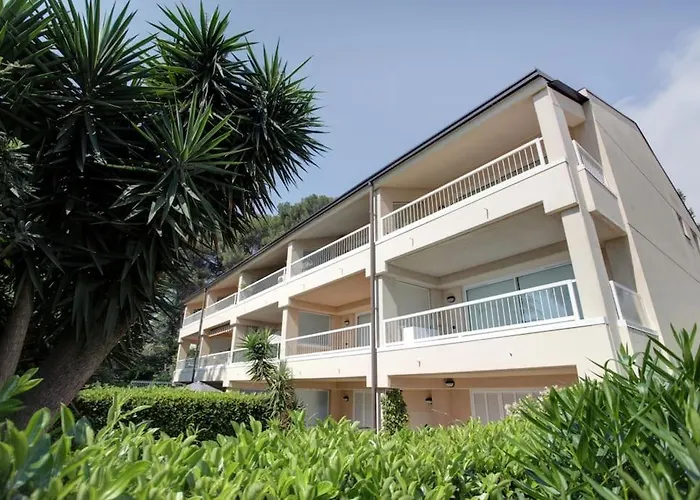 Beautiful Studio Close To Beach Private Parking
